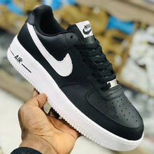 Load image into Gallery viewer, Nike Air Sneakers
